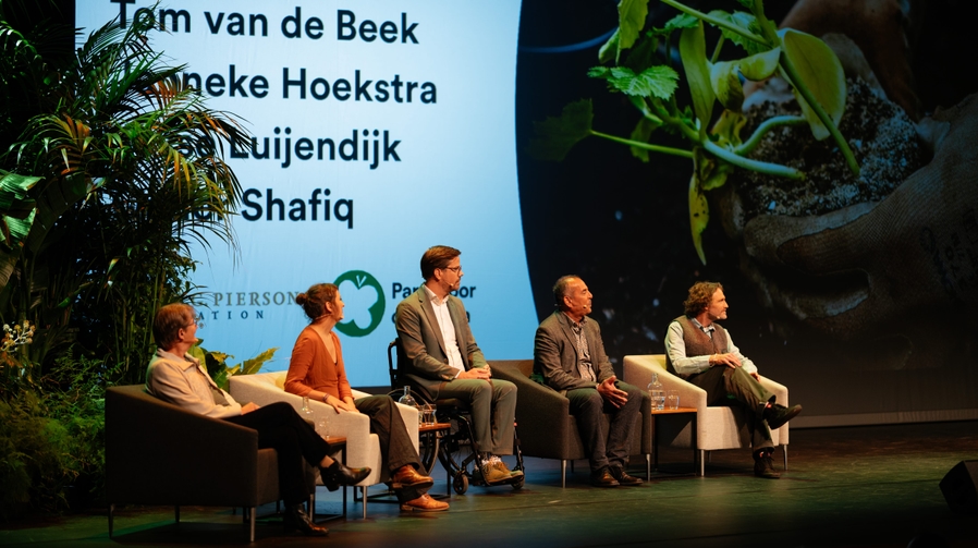 Fotos Pvd D ledendag 16 nov 71 by Isabell Janssen Outsider i min